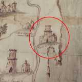 ...deve il suo nome a una torre di difesa (demolita nel Dopoguerra) che fu eretta nel XVI secolo per contrastare le invasioni da parte di pirati